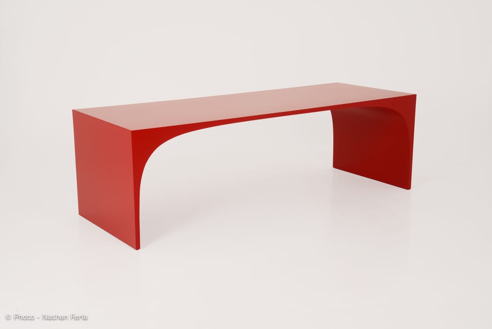 table design rouge R&J Luxe Furniture - packshot